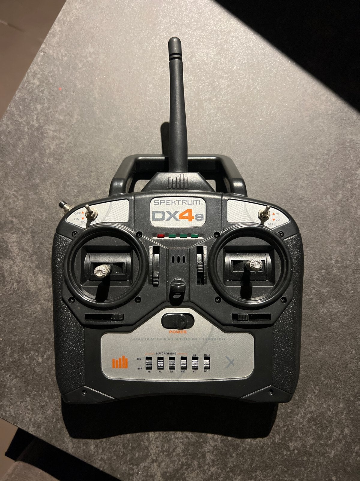 Spektrum DX4e 2.4GHz Afstandsbediening, Ophalen of Verzenden, Zo goed als nieuw