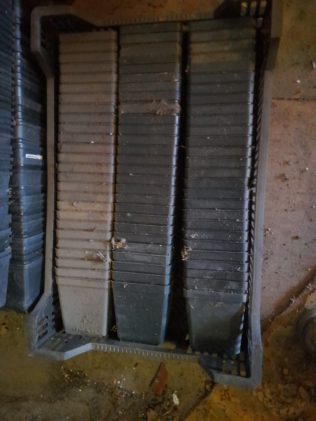 Diverse gebruikte plantenpotten en kweekbakken, Ophalen, Gebruikt