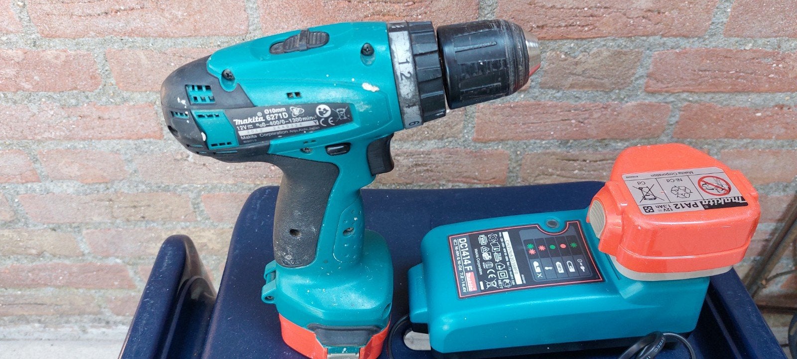 Makita 6271D Accuboormachine met 2 laders, Ophalen, Gebruikt, Variabele snelheid, Boor- en Schroefmachine