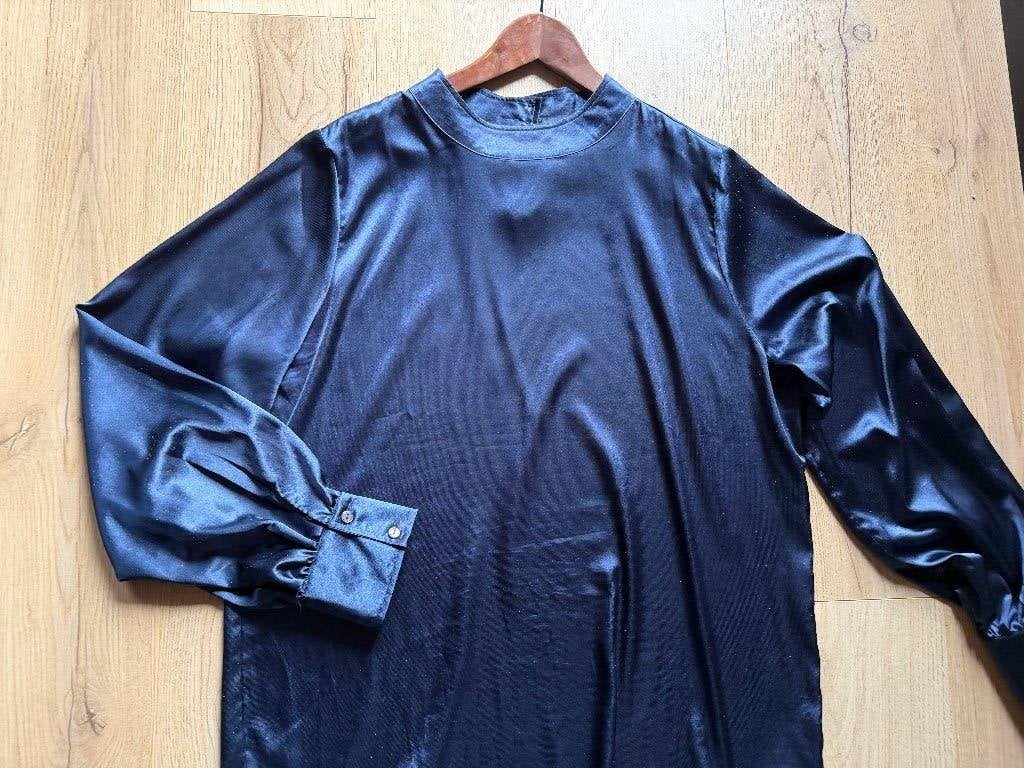 Doblauwe glanzende blouse Je m’appelle Mt 44  , Kleding | Dames, Blouses en Tunieken, Maat 42/44 (L), Zo goed als nieuw, Je m’appelle