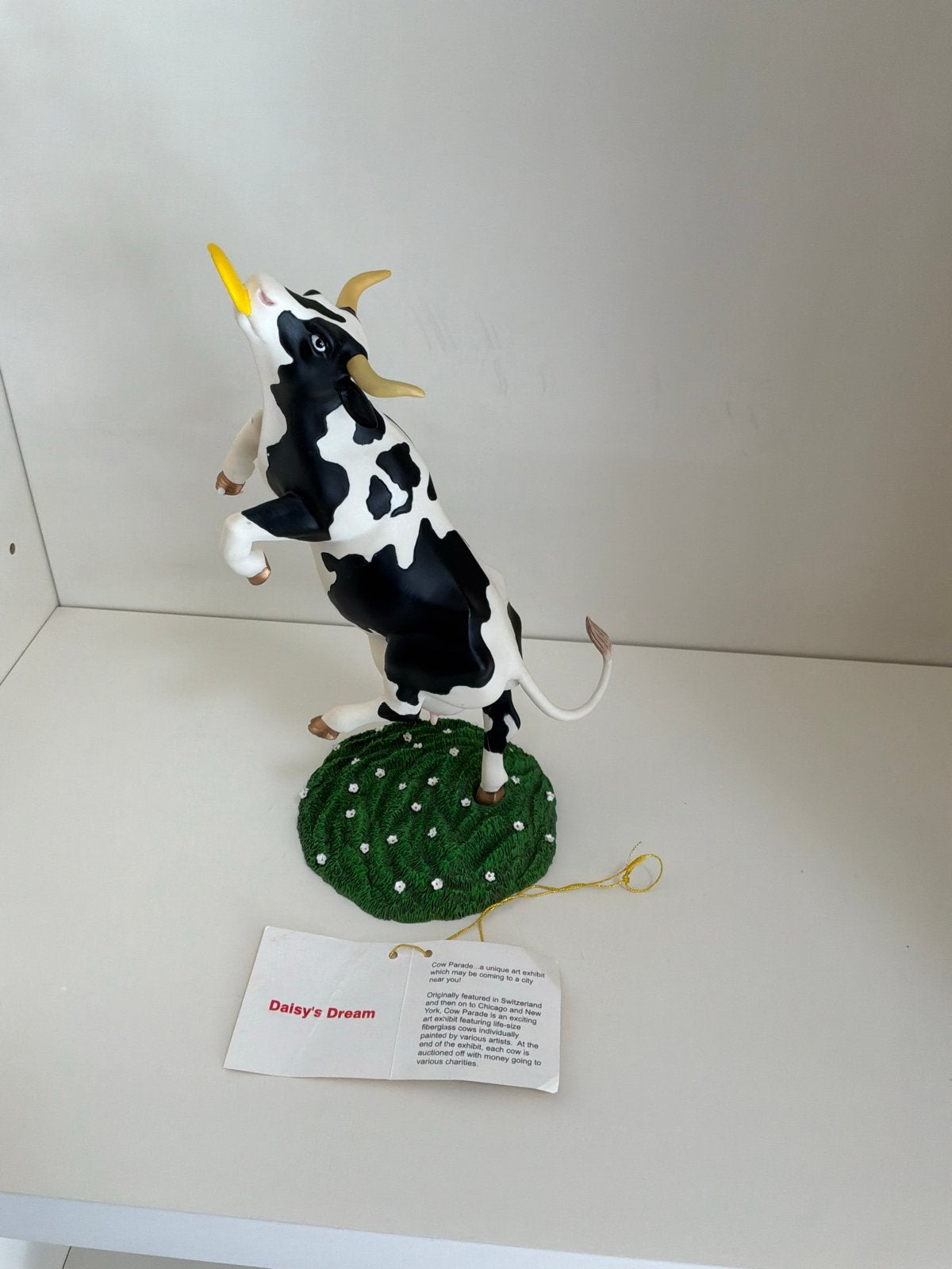 Cow Parade "Daisy's Dream" beeldje in doos, Ophalen of Verzenden, Zo goed als nieuw, Boerderijdier, Beeldje of Figuurtje