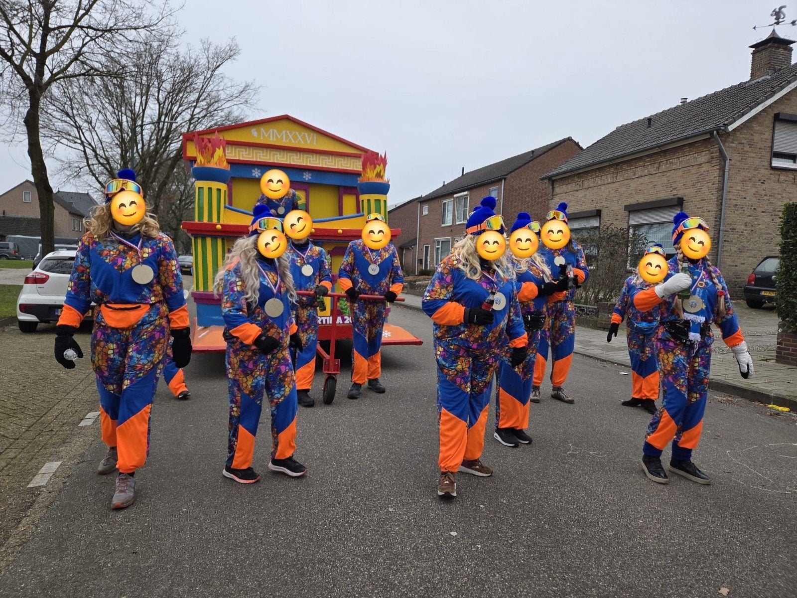 43x Carnavals Trainingspakken - Diverse Maten, Carnaval, Overige maten, Ophalen of Verzenden, Zo goed als nieuw