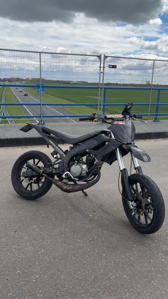 Derbi drd limited, Fietsen en Brommers, Brommers | Derbi, Ophalen, 6 versnellingen, Gebruikt, Maximaal 45 km/u