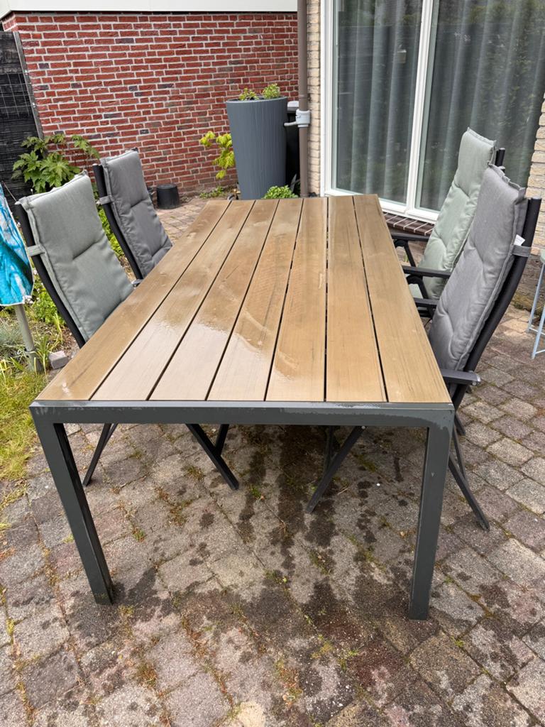 Gebruikte tuintafel polywood met metalen frame en stoelen, Tuin en Terras, Tuinsets en Loungesets, Ophalen, Gebruikt, Eettafel