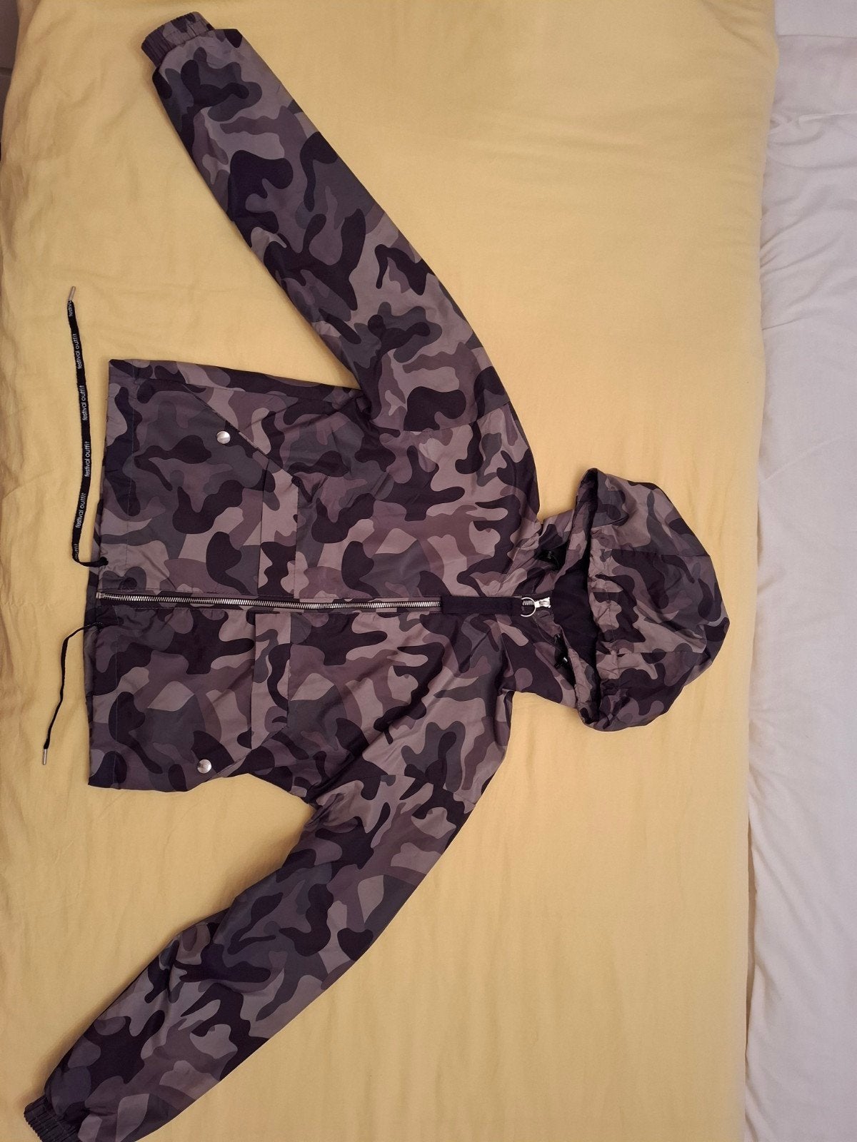Jasje (festival) als nieuw! maat S, Ophalen of Verzenden, Zo goed als nieuw, Maat 38/40 (M), Zwart