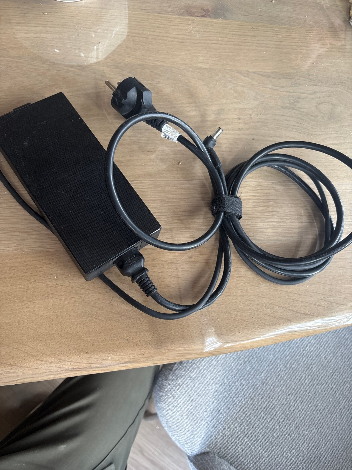ASUS AC Adapter ADP-240EB B - 20V 12A (240W), Computers en Software, Ophalen of Verzenden, Gebruikt