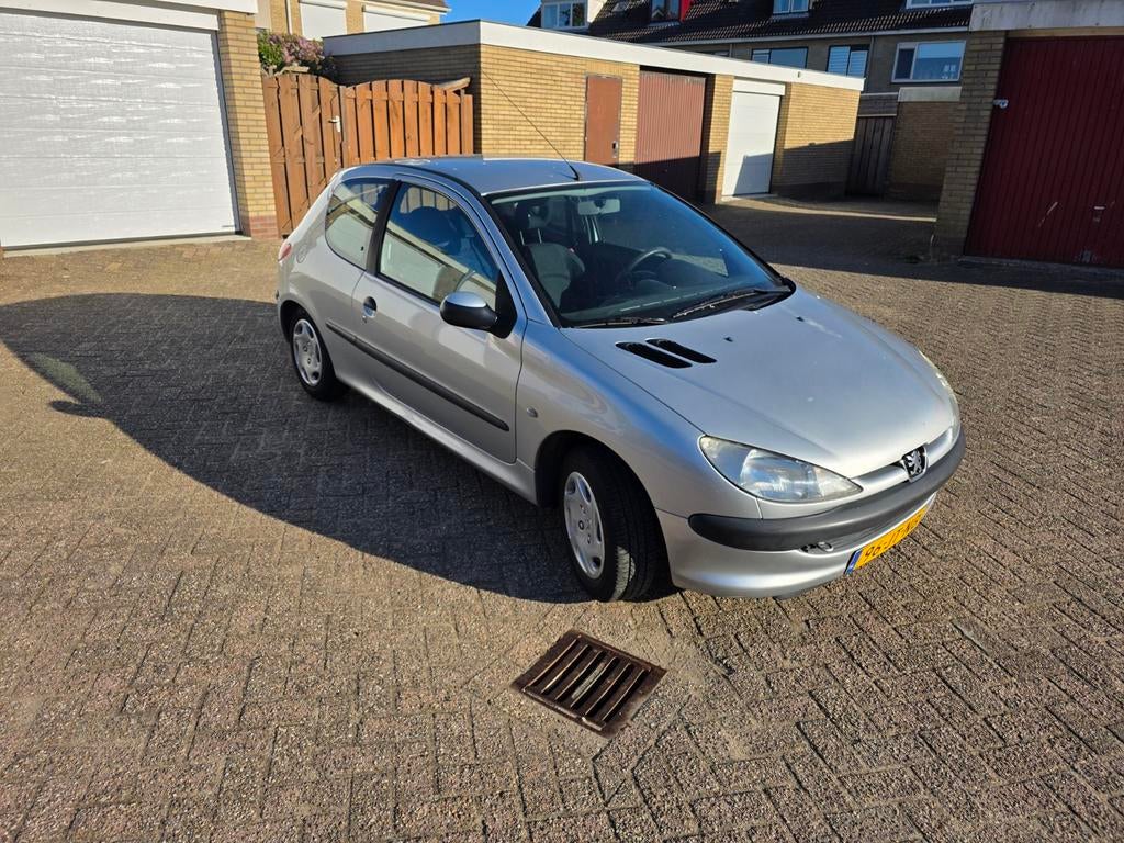 Peugeot 206 1.4 X-line 3D 2002 Grijs, Auto's, Voorwielaandrijving, 31 €/maand, 4 cilinders, Origineel Nederlands