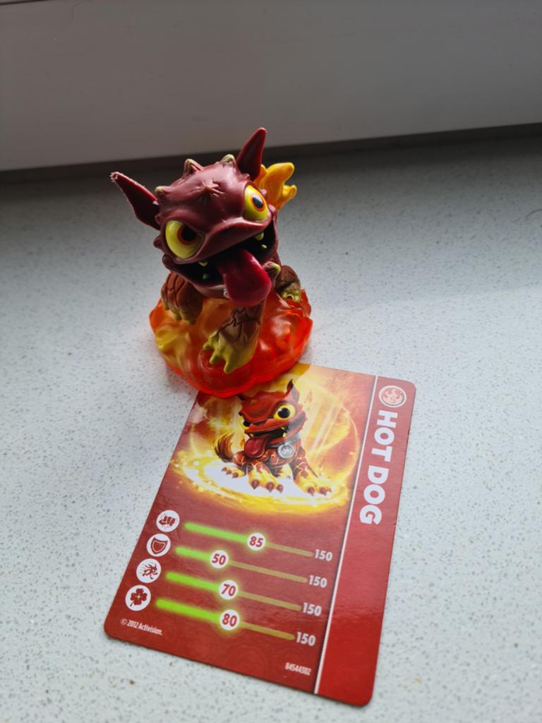 Skylanders Hot Dog figuur met kaart, Ophalen of Verzenden