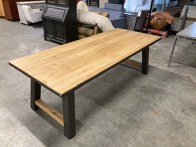 eettafel Henders & Hazel  hout en zwart metaal   240x100, Ophalen, 200 cm of meer, 50 tot 100 cm, Zo goed als nieuw