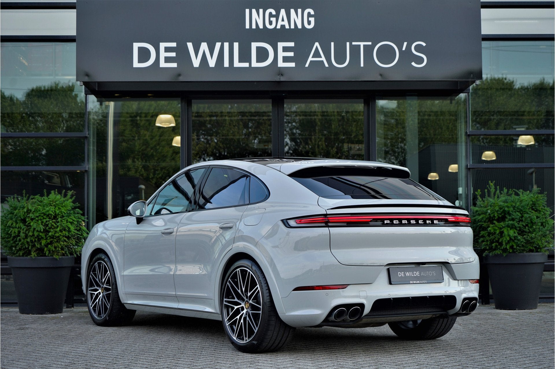 Porsche Cayenne Coupé 3.0 E-Hybrid SportDesign Krijt SoftCl, Auto's, Automaat, Gebruikt, Zwart, 2995 cc