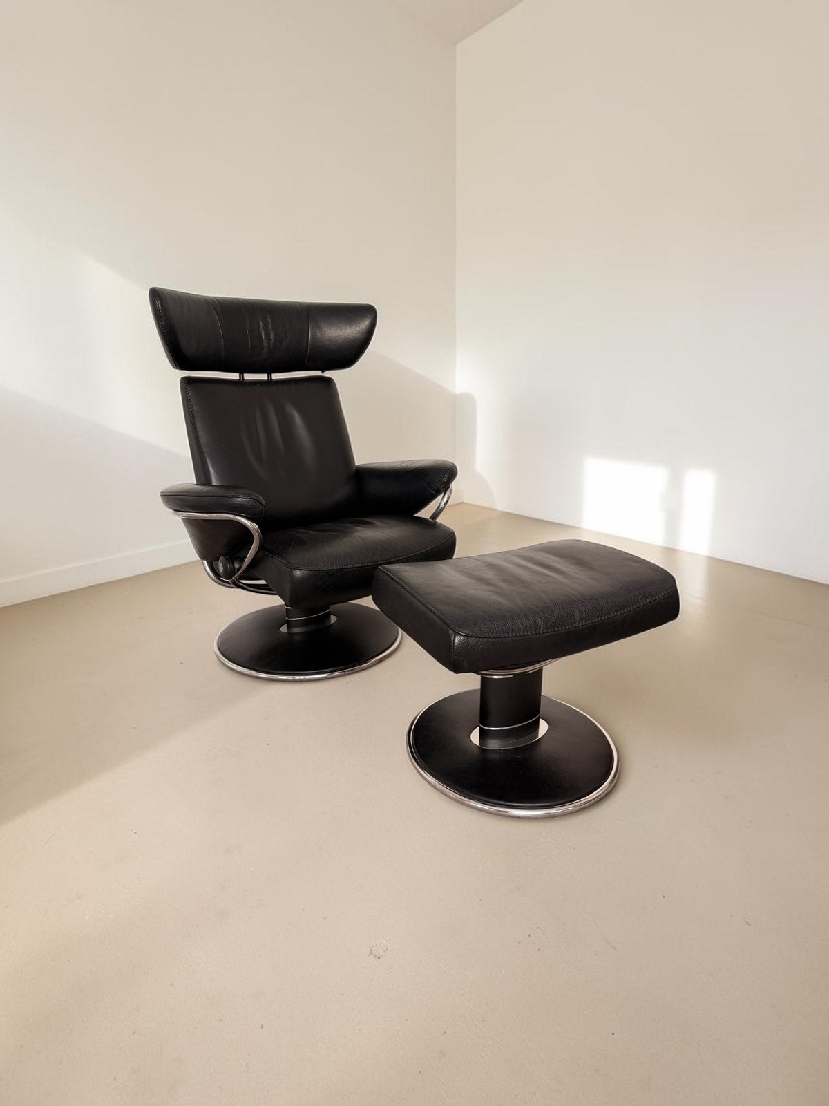 Design Stressless Jazz relax fauteuil met voetenbank, Ophalen, Zo goed als nieuw, 50 tot 75 cm
