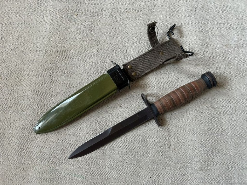 wo2 - US M1 carbine bajonet, met schede - kopie, Verzamelen, Ophalen of Verzenden, Landmacht, Amerika, Mes of Dolk