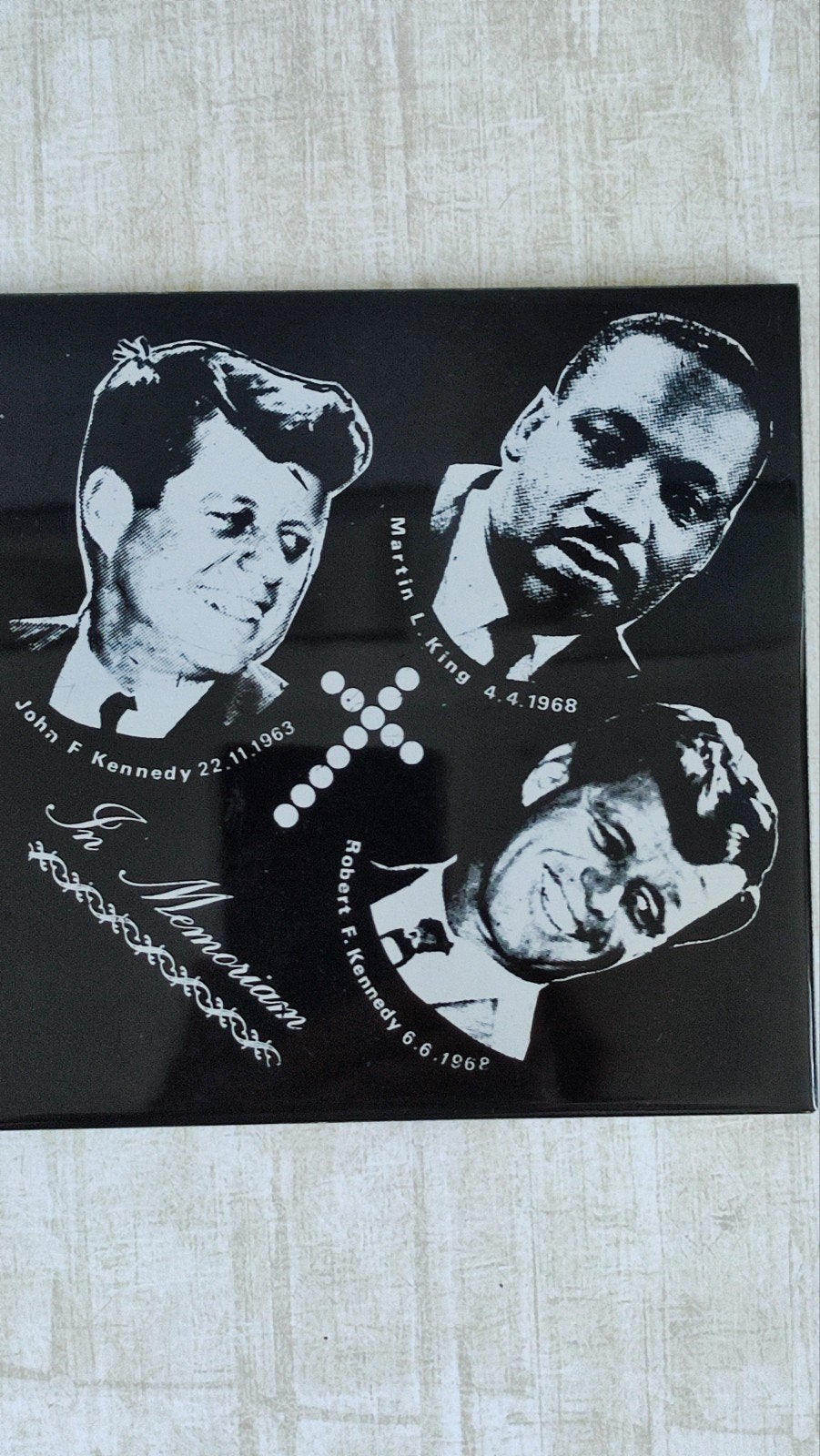 In Memoriam tegel John Kennedy, Martin L King, Robert F., Ophalen of Verzenden
