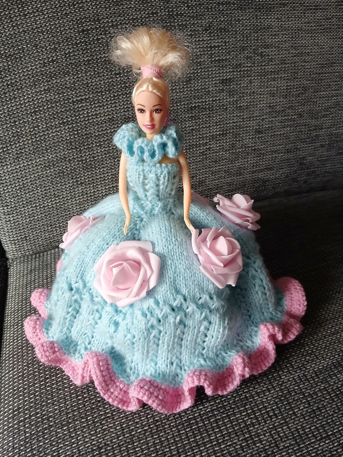 Barbie wigh unique handmade dress, Ophalen of Verzenden, Nieuw, 10 cm of meer, Blauw