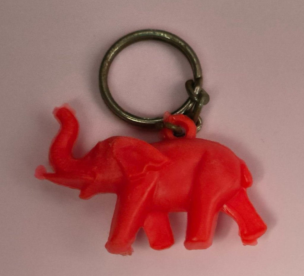 Olifant sleutelhanger(rood), Ophalen of Verzenden, Zo goed als nieuw, Dier of Natuur