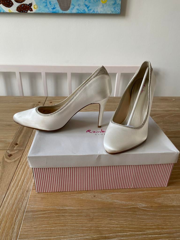Elegante trouwschoenen maat 39 - Rainbow Club, Kleding | Dames, Schoenen, Ophalen of Verzenden, Zo goed als nieuw, Wit, Schoenen met hoge hakken