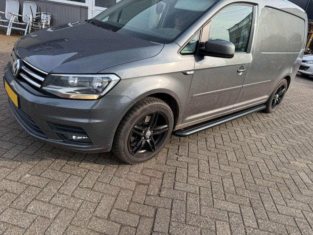 VW Caddy Maxi Sidebars met rvs trede zwart