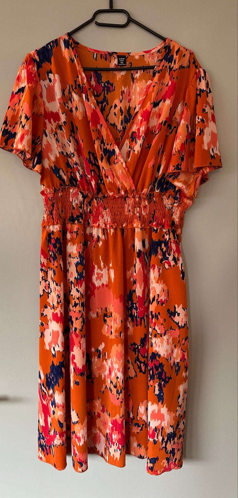 Oranje bloemenjurk - Nieuw met verpakking - Maat 1XL/46, Verzenden, Maat 46/48 (XL) of groter, Nieuw, Oranje