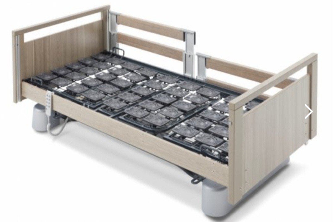 Medisch bed met papegaai en hoofdbord, Ophalen of Verzenden, Zo goed als nieuw