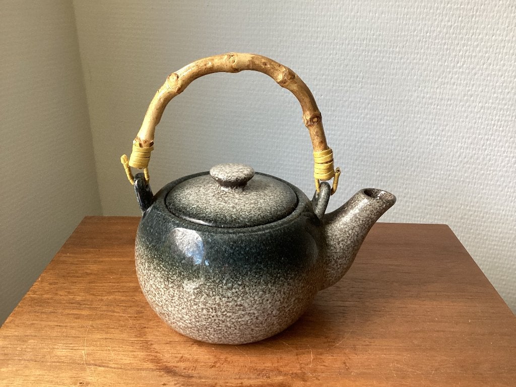 Japans theepotje theepot Tokyo grijs keramiek bamboe zgan, Theepot/fluitketel, Ophalen of Verzenden, Zo goed als nieuw, Steen/keramiek