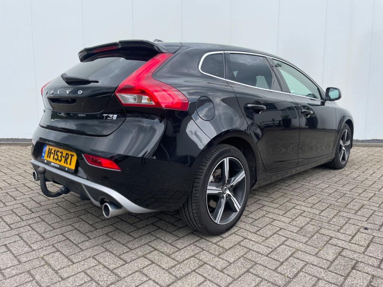 Volvo V40 1.5 T3 Polar+ Sport | Trekhaak | Panoramadak | Har, Euro 6, 4 cilinders, Automatische klimaatregeling, Zwart