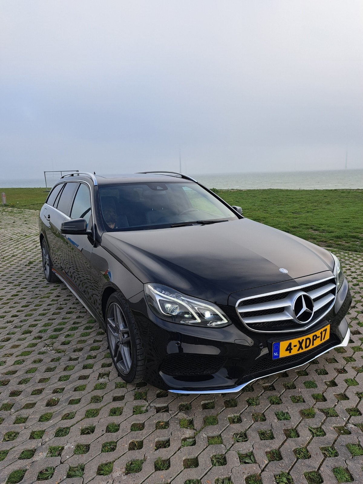 Mercedes-Benz E-Klasse 2.0 E200 Estate Sport edition, Achterwielaandrijving, Zwart, 4 cilinders, Leder en Stof