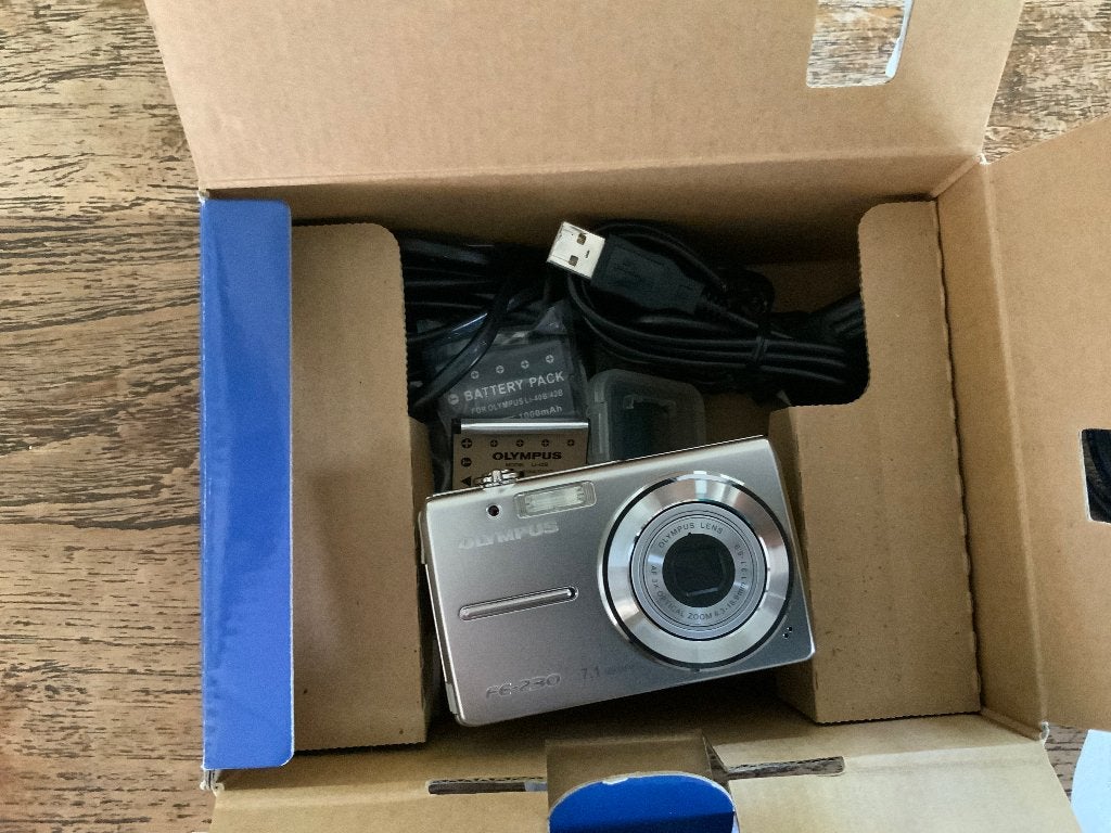 Olympus FE-230 Compactcamera - Zilver, Gebruikt, Olympus, Compactcamera, Accu