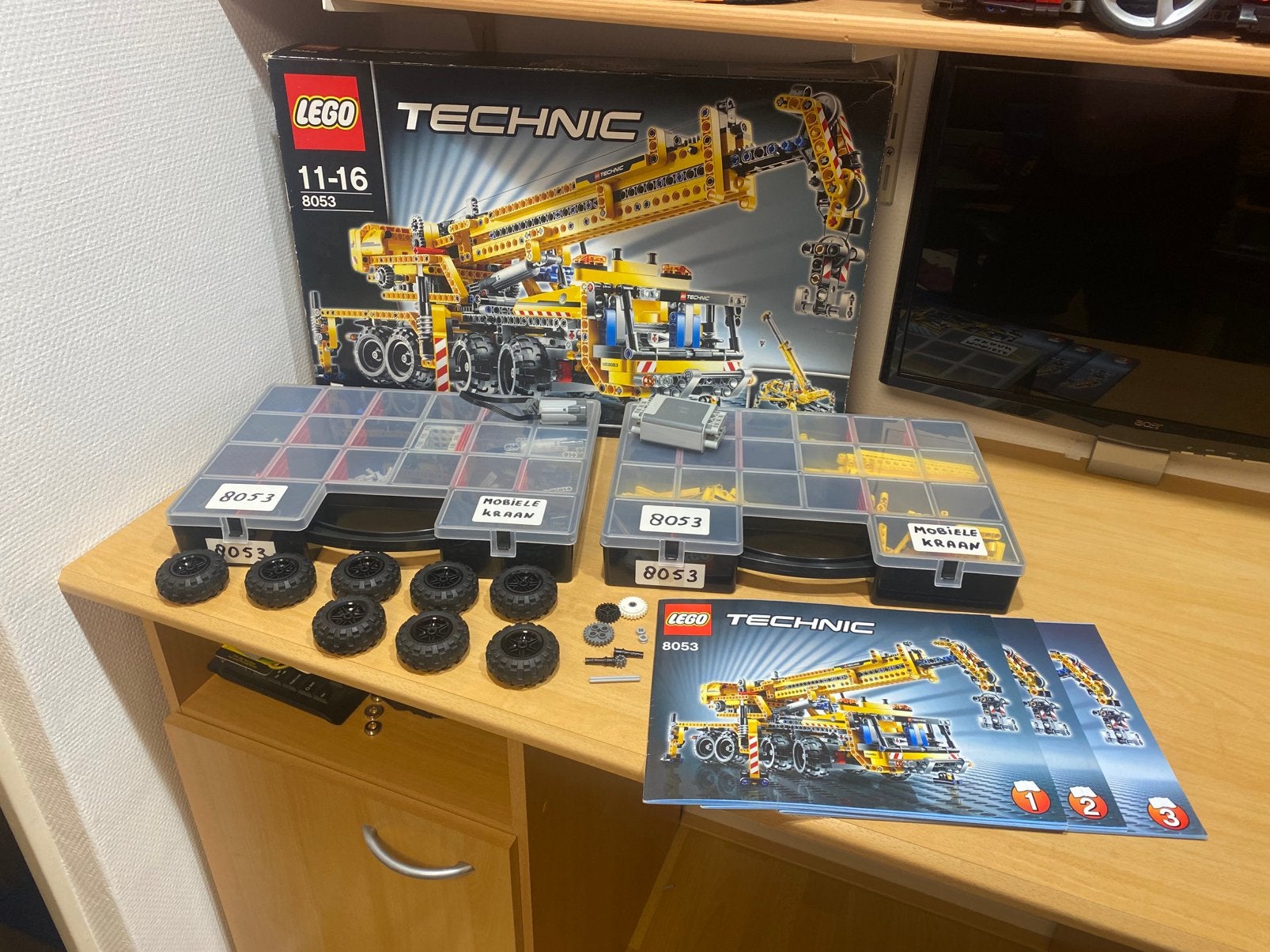 Lego technic 8053 mobile kraan + 8293 electrisch pakket, Ophalen of Verzenden, Zo goed als nieuw