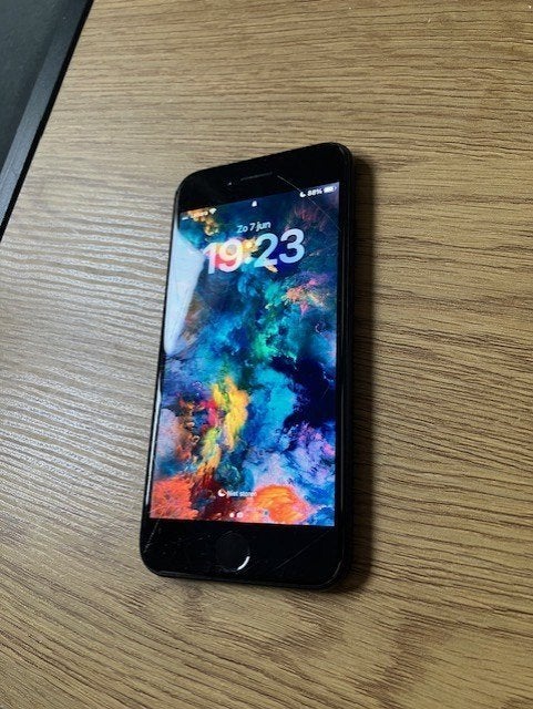iPhone SE 2020, Telecommunicatie, Mobiele telefoons | Apple iPhone, Gebruikt, Zwart, 77 %, Ophalen of Verzenden