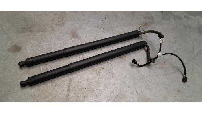 Set Gasdempers Achterklep van een Volkswagen Passat, Gebruikt, -, Volkswagen, -