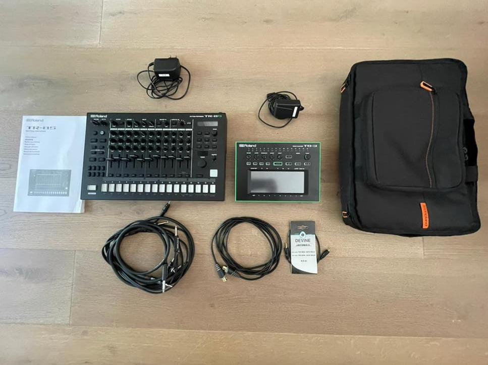 Roland TR8s & TB3 + kabels en tas, Muziek en Instrumenten, Ophalen, Nieuw, Roland