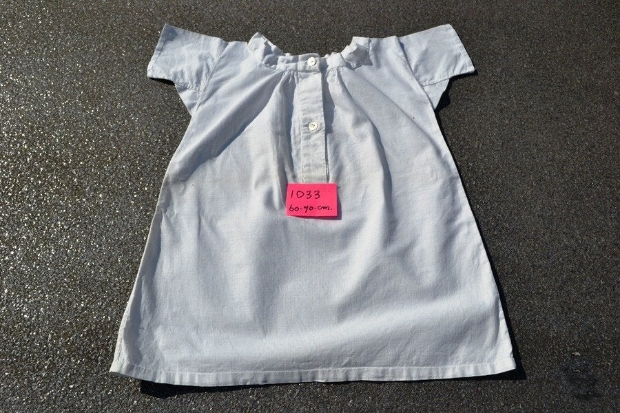 Mooi oud katoenen poppen jurkje uit de jaren ca.1950 NR 1033, Verzamelen, Ophalen of Verzenden, Zo goed als nieuw, Kleertjes