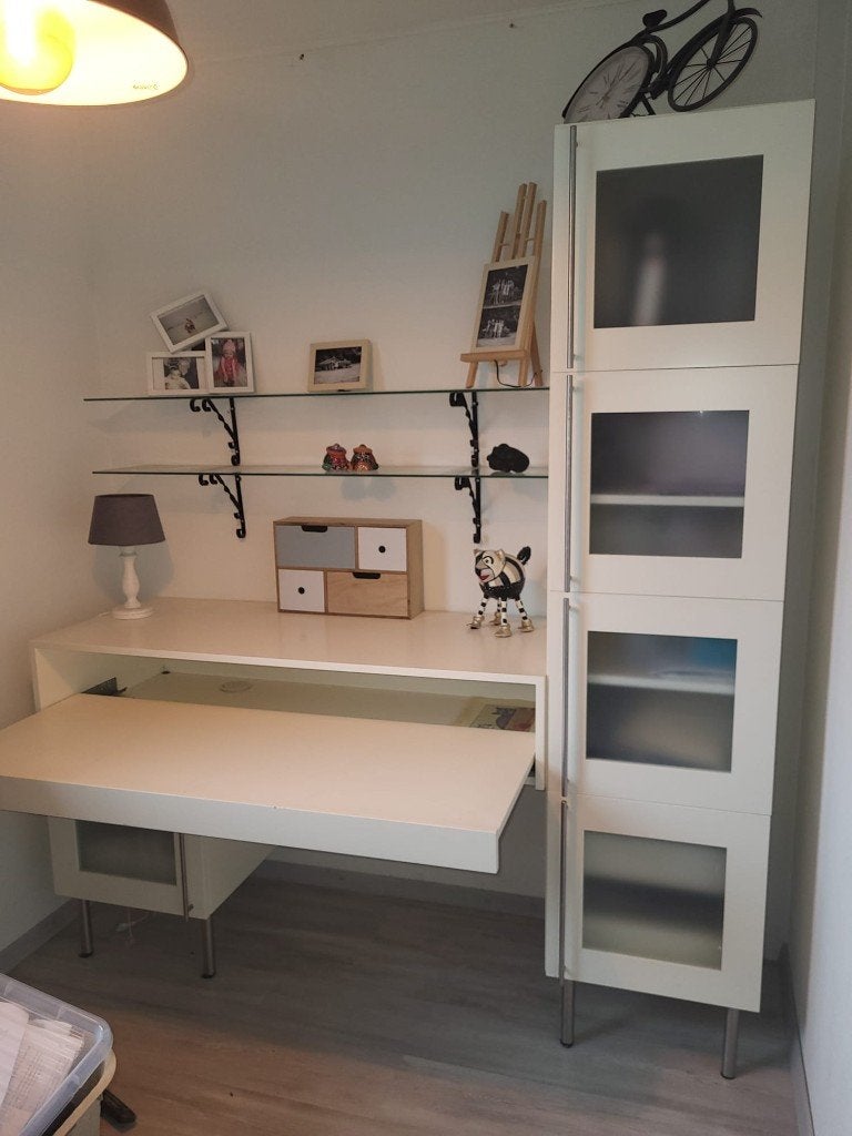 design bureau met kast, Ophalen, Zo goed als nieuw, Modern