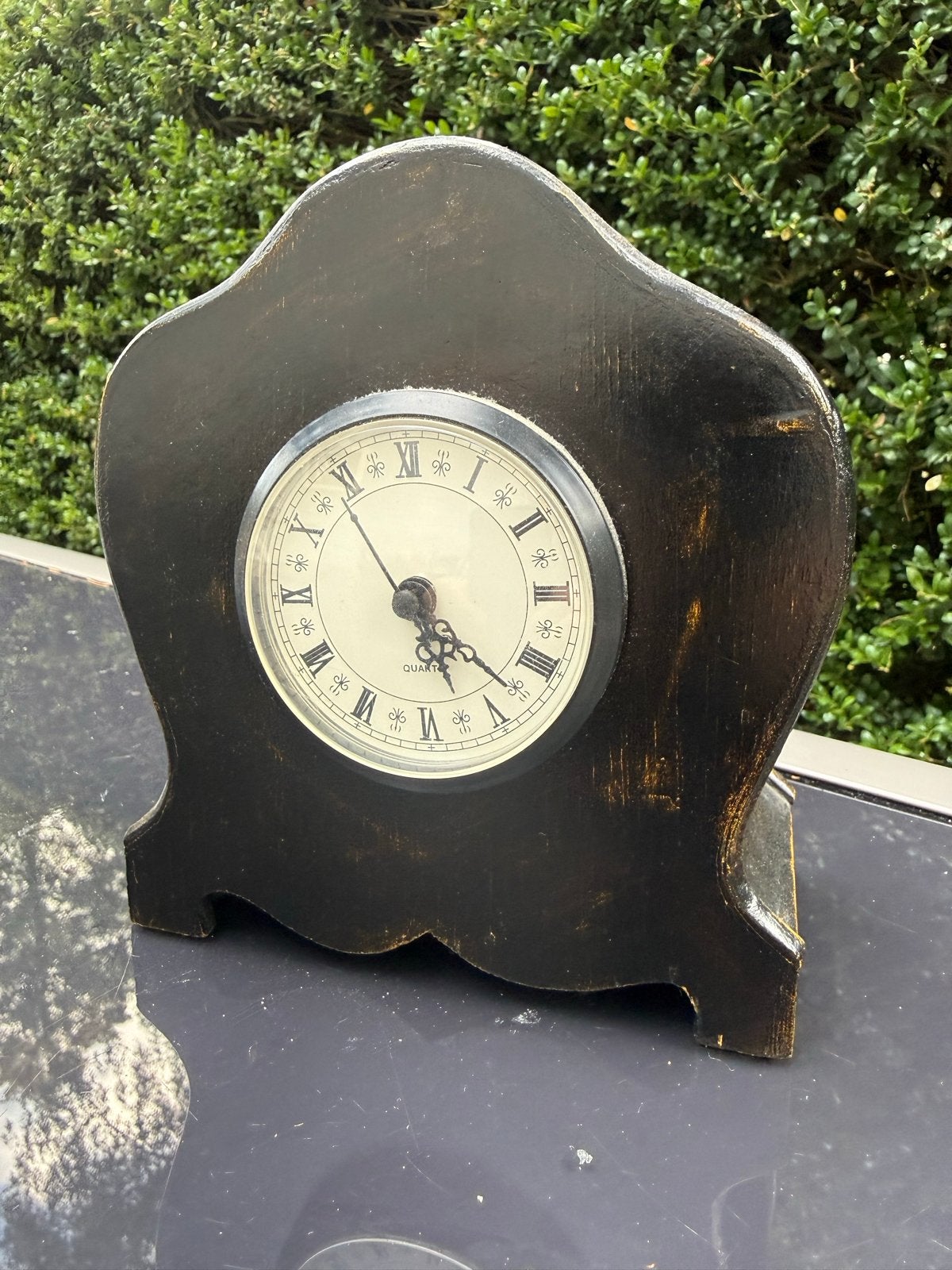 Vintage houten tafelklok op batterijen, Antiek en Kunst, Antiek | Klokken, Ophalen of Verzenden
