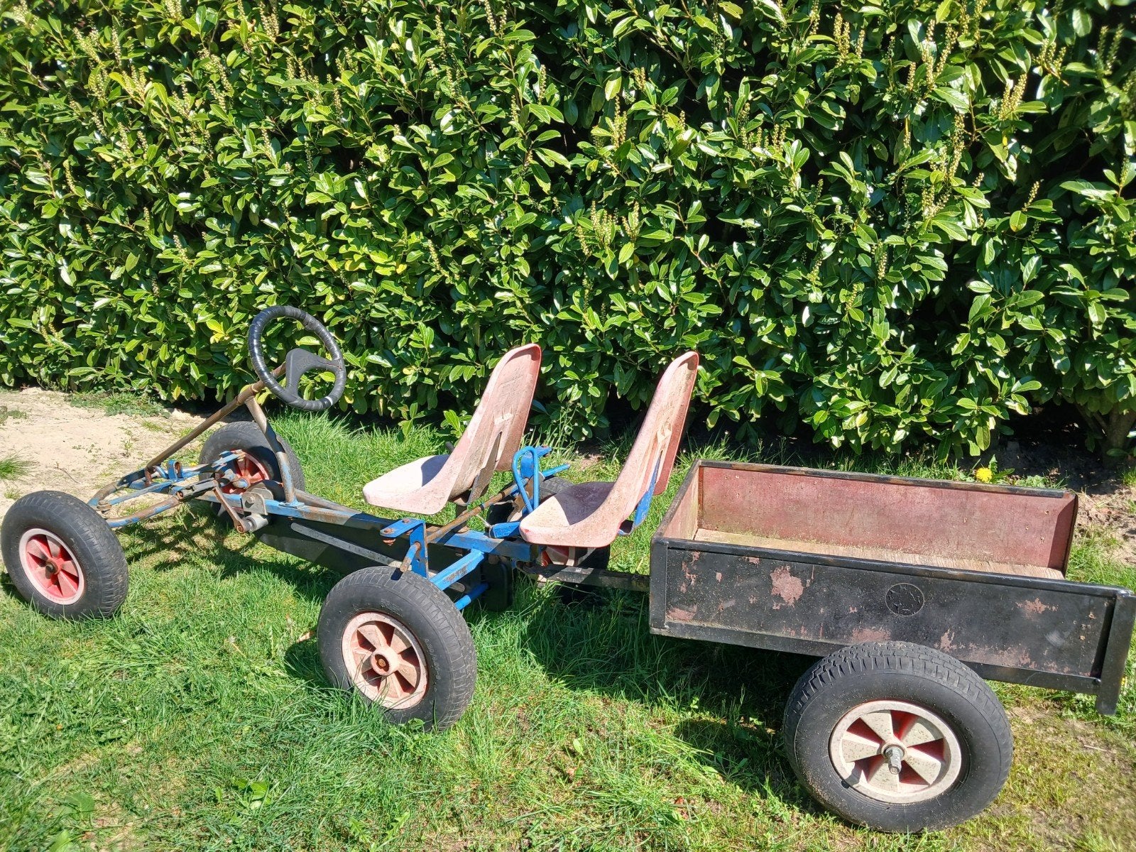 Berg skelter met duozit en aanhanger - Leuke opknapper!, Ophalen