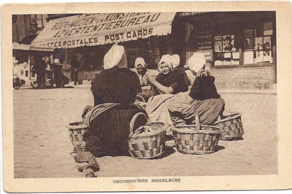 Middelburg Vischvrouwen op de Markt 1922, Verzenden, 1920 tot 1940, Gelopen, Zeeland