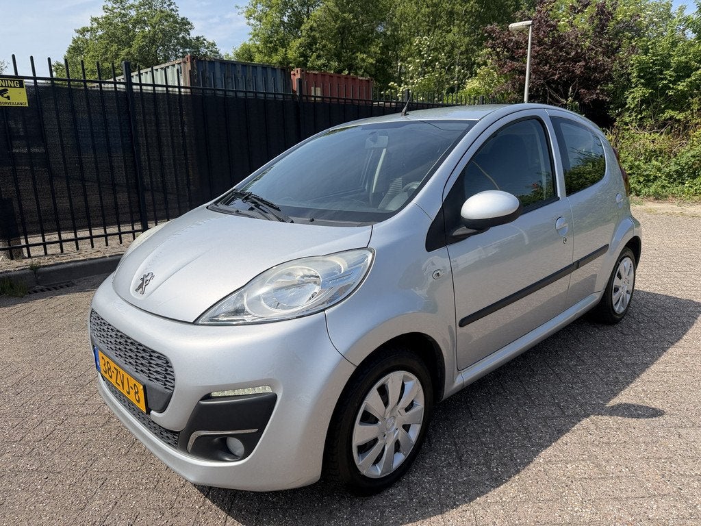 Peugeot 107 1.0 Active 5 Drs Airco/Led (bj 2013), Voorwielaandrijving, Euro 5, Stof, Gebruikt