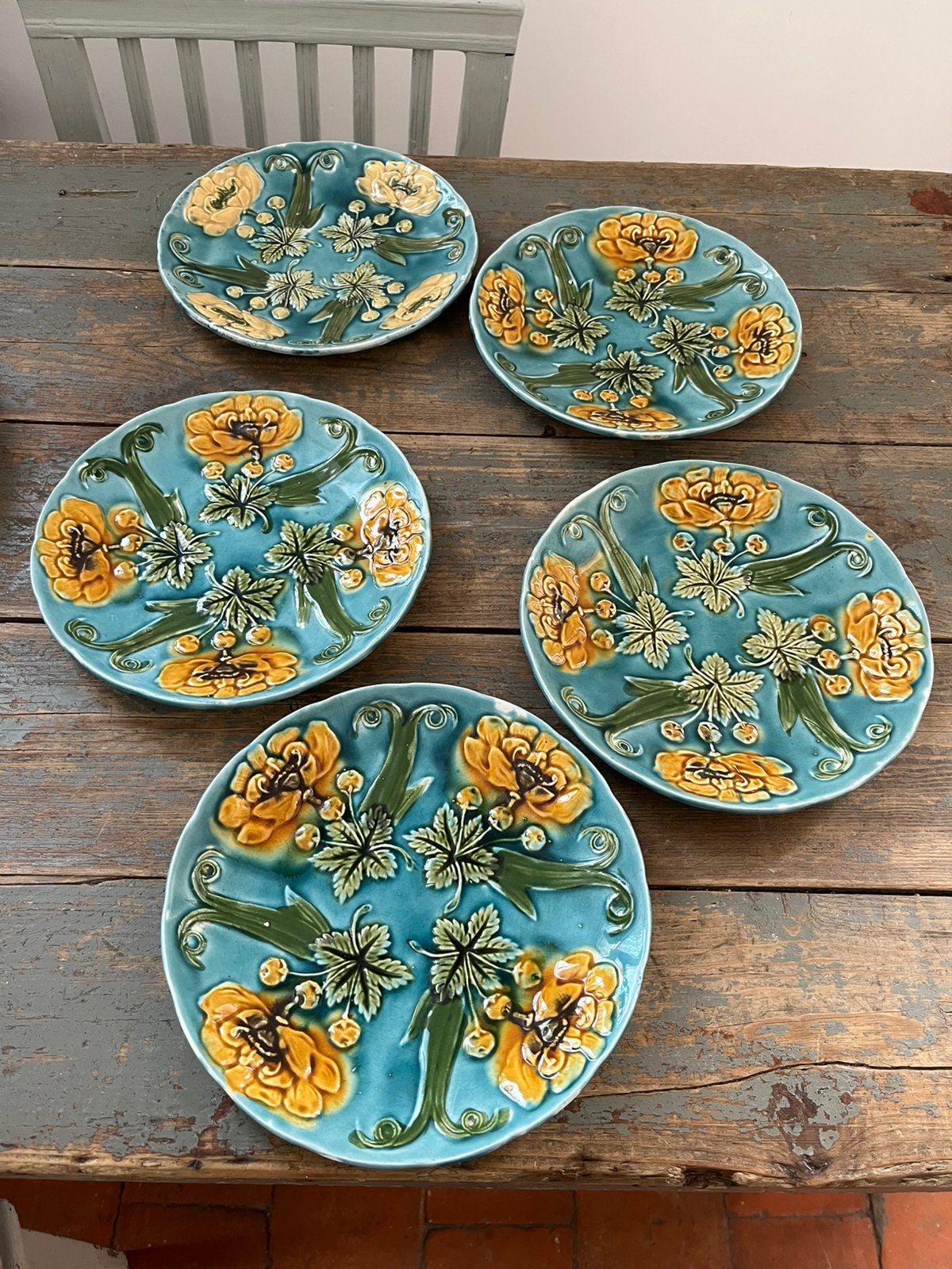 ANTIEKE MAJOLICA BORDEN FRANS 1890 PRACHTIG, Ophalen of Verzenden
