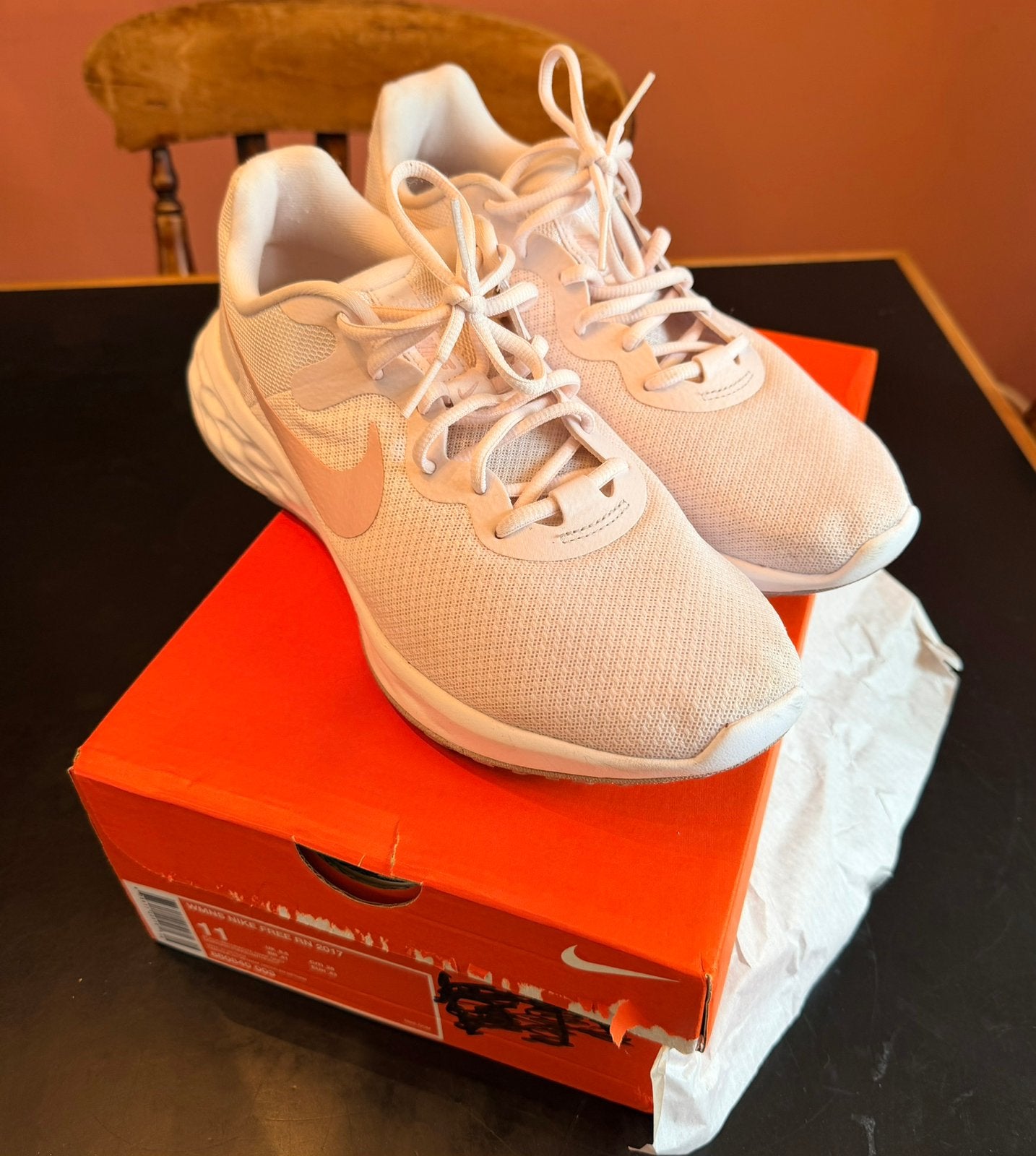 Nike revelution licht roze gympen maat 43 nieuwstaat, Ophalen of Verzenden, Roze, Sneakers of Gympen, Zo goed als nieuw