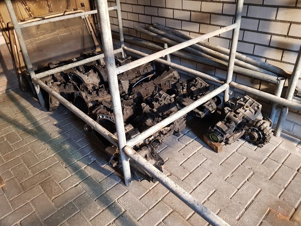 VERSNELLINGSBAKKEN VEEL VW GOLF1en2-POLO-PASSAT, Ophalen, Gebruikt, Volkswagen