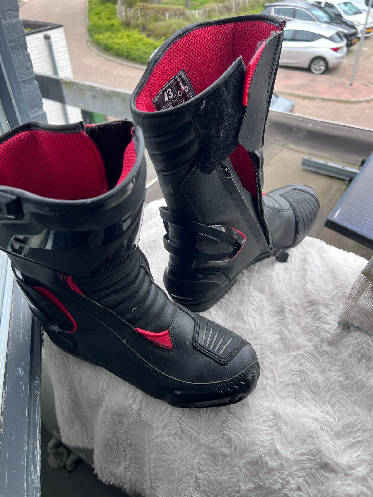 Motorlaarzen maat 43 - Zwart met rood accent, Ophalen of Verzenden, Gedragen, Zwart, Boots