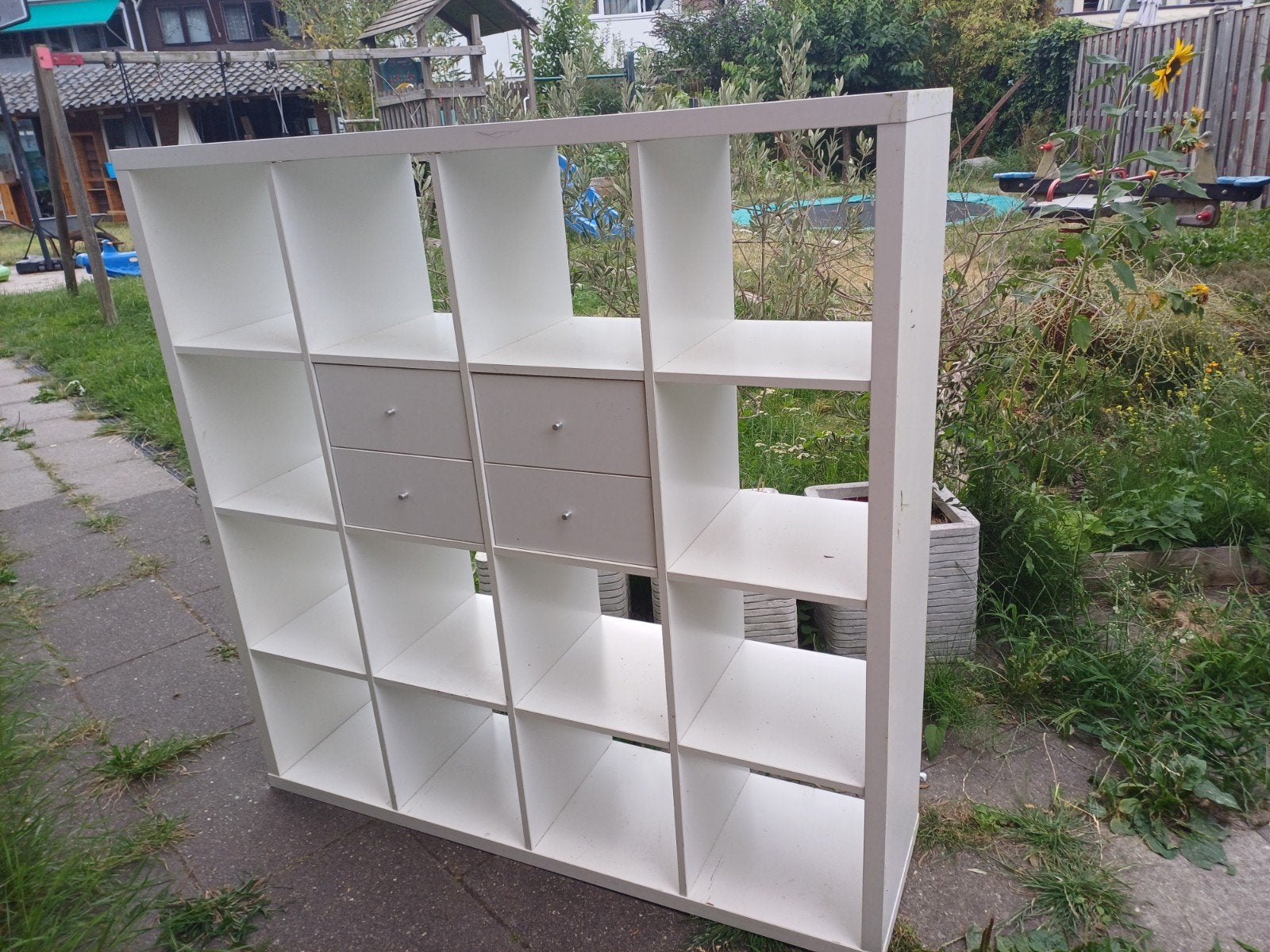 Gratis witte IKEA Kallax kast met lades - Sportdorp, Ophalen, Gebruikt