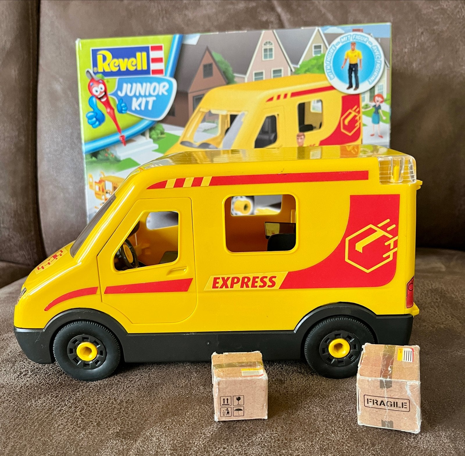 Revell Junior Kit Express busje - bouwpakket, Ophalen of Verzenden, Gebruikt