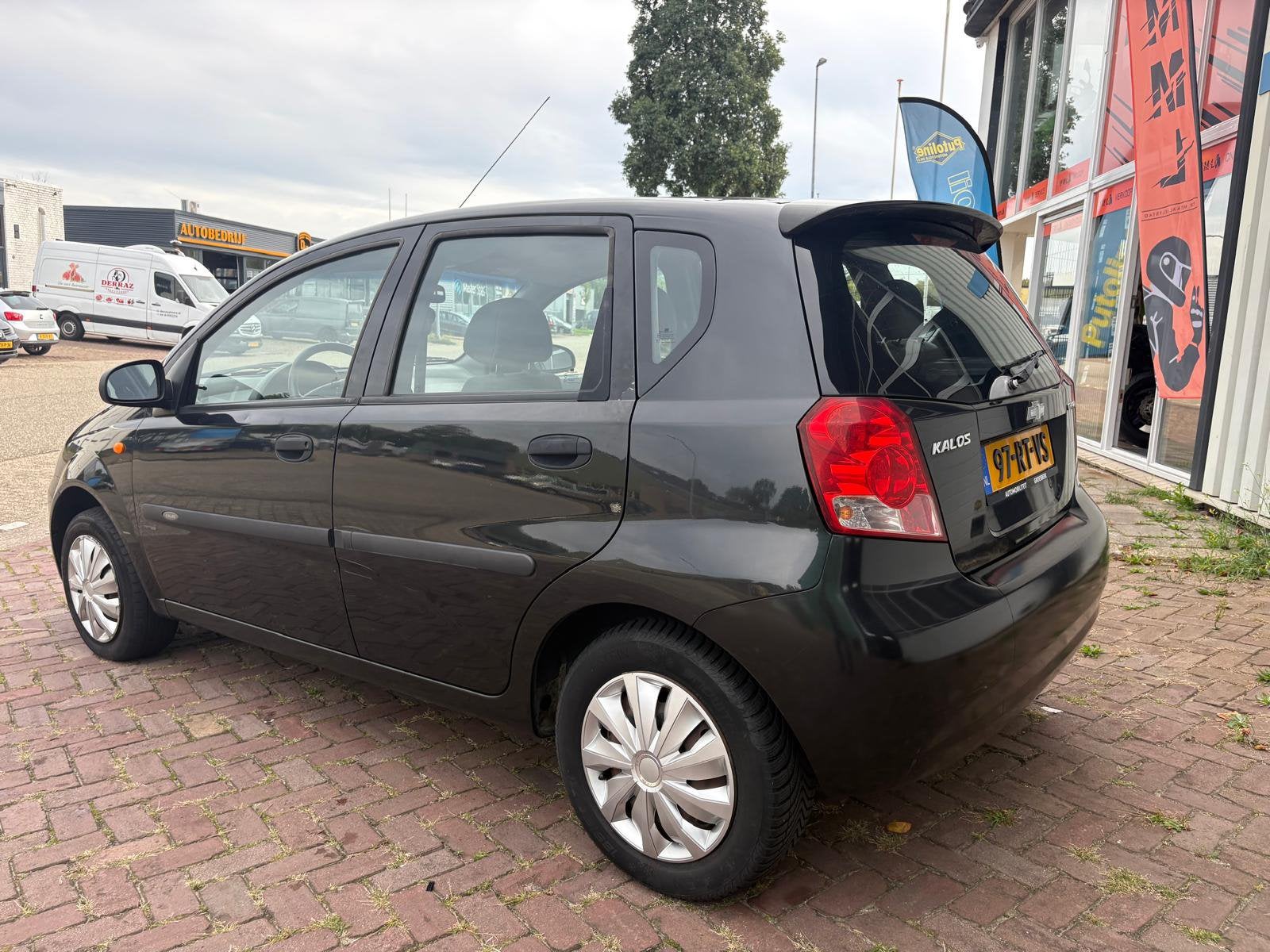 Chevrolet Kalos 1.4 2005 Nieuwe apk 09-2027, 40 €/maand, 4 cilinders, Kalos, Zwart