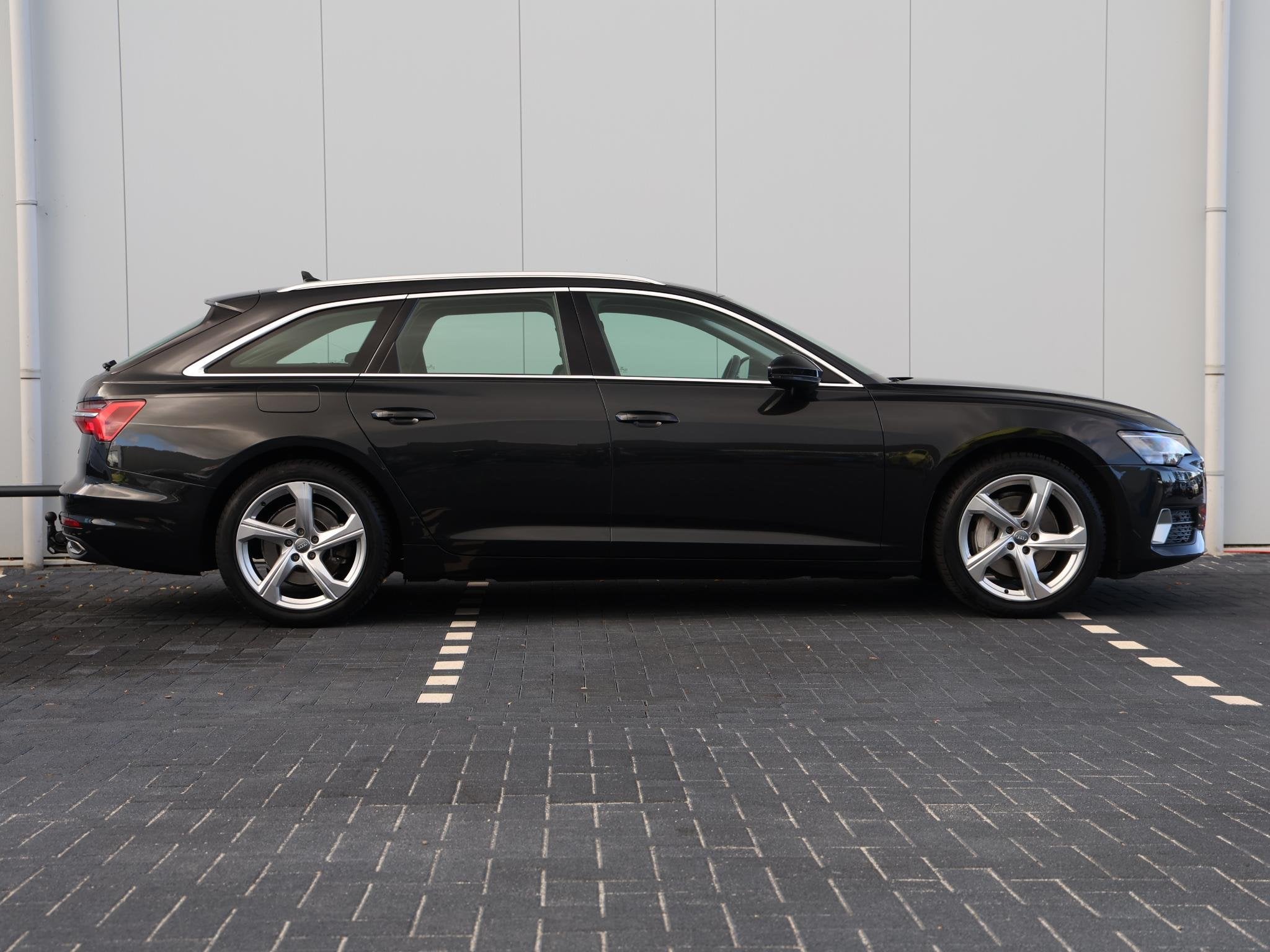 Audi A6 Avant 45 TFSI Business edition 265pk | Camera | Trek, Auto's, Gebruikt, 4 cilinders, Zilver of Grijs, 102 €/maand