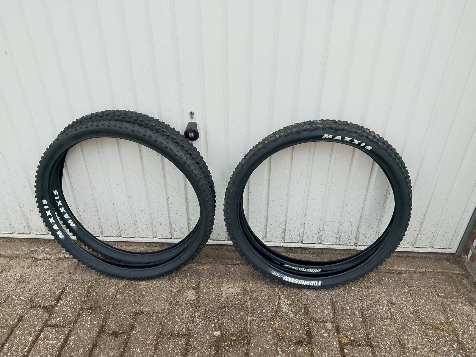 2 stuks nieuwe 27.5 inch buitenbanden, Ophalen of Verzenden