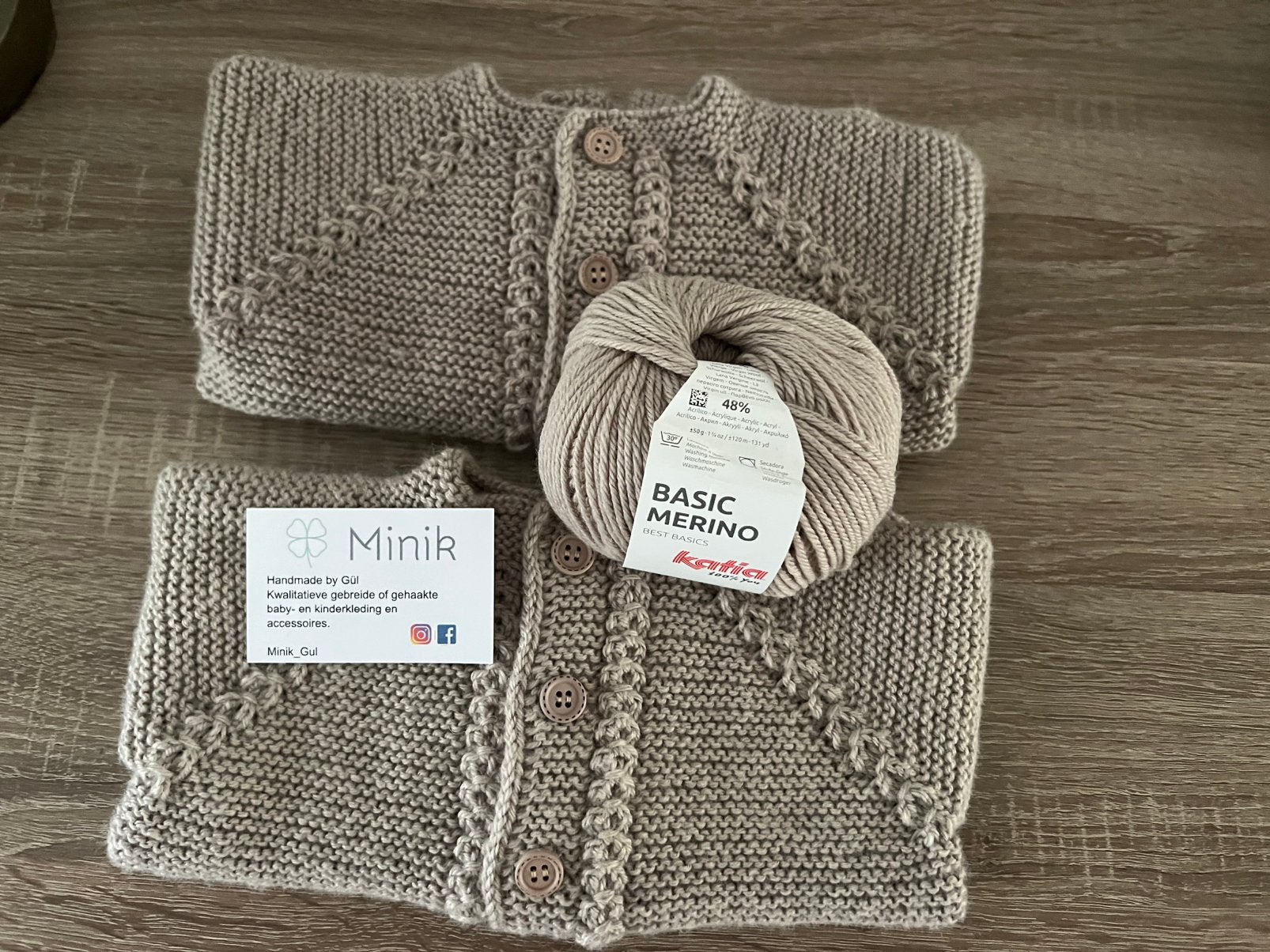 Minik bied zelf gebreide/gehaakte baby-peuter kleertjes., Hobby en Vrije tijd, Breien en Haken, Ophalen of Verzenden, Nieuw, Breien of Haken