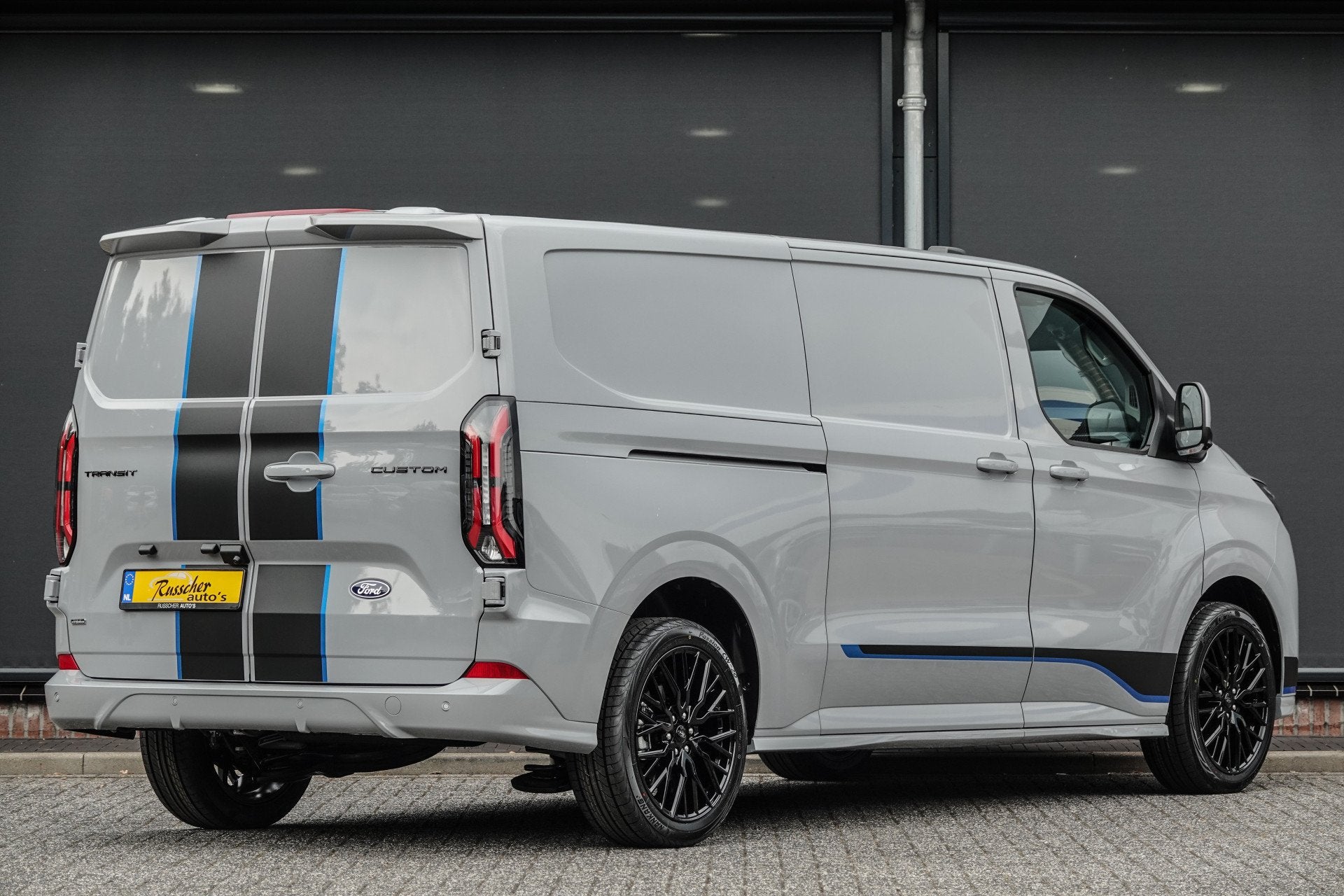 Ford Transit Custom L2H1 2.5 PHEV 233Pk | Sport | Plug In Hy, 232 pk, Gebruikt, Zwart, 4 cilinders