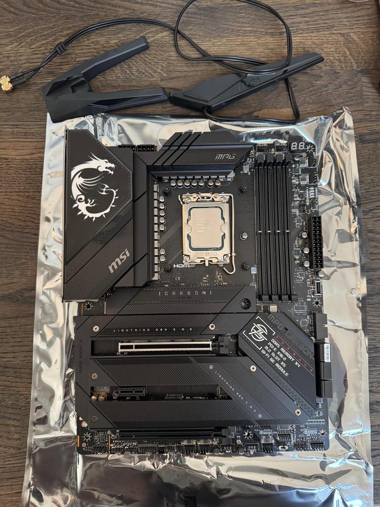 MSI MPG Z790 Carbon WiFi + Intel i9-13900K Combo, Ophalen, Zo goed als nieuw, DDR5