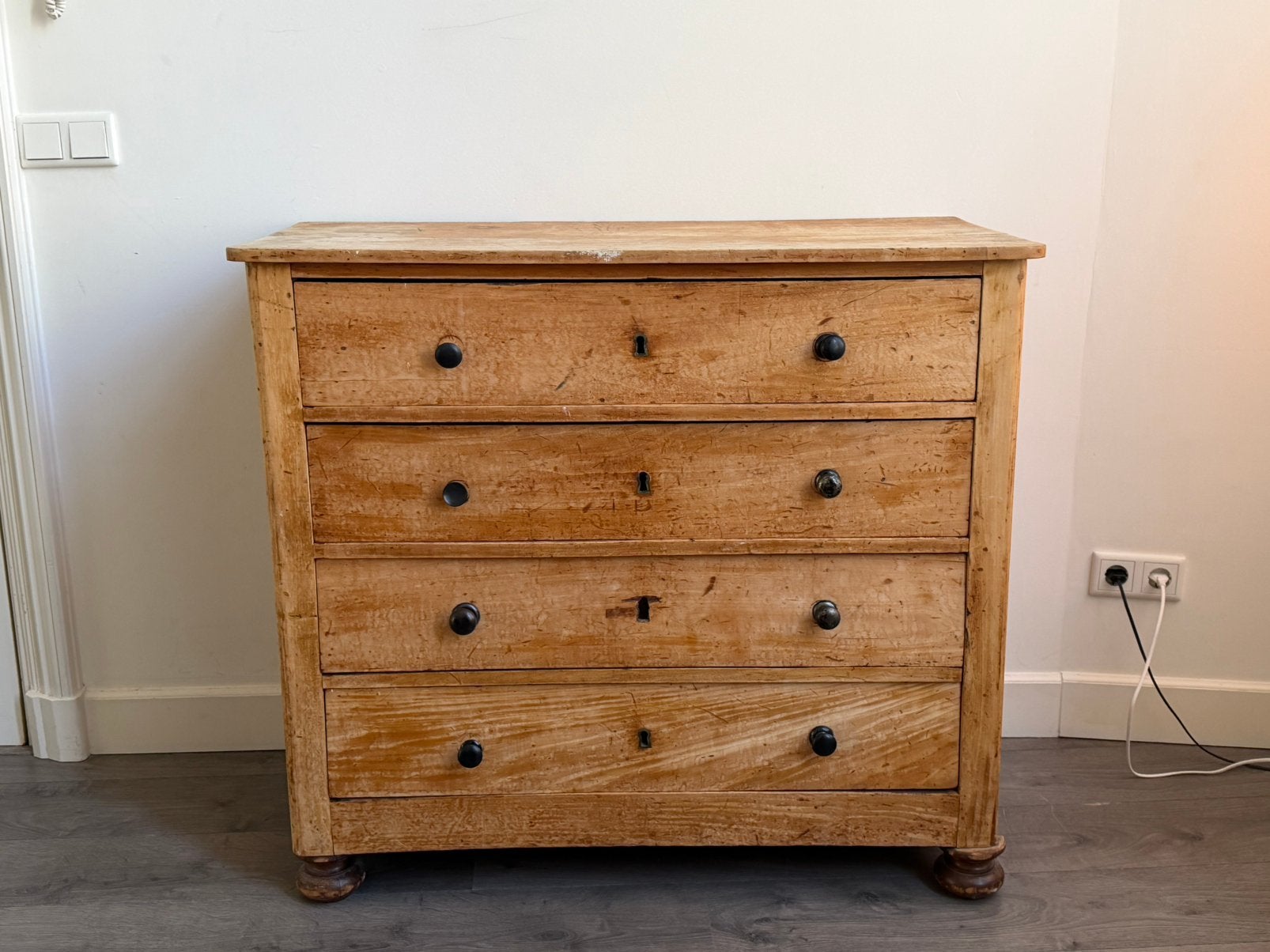 Antieke houten ladekast, Huis en Inrichting, Kasten | Ladekasten, Zo goed als nieuw, 3 of 4 laden, Minder dan 100 cm, 25 tot 50 cm